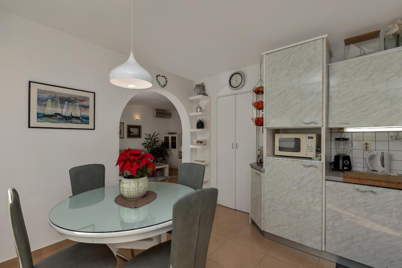 Apartment Marina Makarska Bagian luar foto